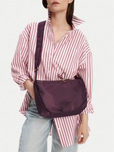MEXX Torebka CEO-MEXX-M-001-08 Fioletowy. Fioletowe listonoszki Mexx, bez wzorów, z materiału, bez dodatków. Za 179,99 zł.