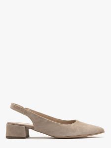 Beżowe czółenka z otwartą piętą typu slingback ELIZABETH. Brązowe czółenka Ryłko, bez wzorów, z gumy, z otwartym noskiem, bez obcasa, na obcasie, bez zapięcia. Za 379,99 zł.