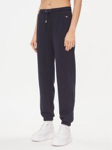 Gant Spodnie dresowe Rel Shield 4204921 Granatowy Relaxed Fit. Niebieskie spodnie dresowe GANT, xl, bez wzorów, z bawełny. Za 249,99 zł.