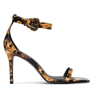 Sandały Versace Jeans Couture. Czarne sandały Versace Jeans Couture, bez wzorów, z jeansu, bez obcasa, na szpilce, bez zapięcia. Za 561,99 zł.