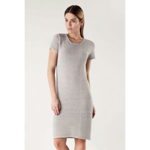 Sukienka w kolorze szarym. Sukienki marki Far Far Fashion. W wyprzedaży za 114,95 zł.