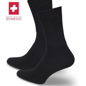 Czarne skarpetki medyczne SOMEDIC 755. Czarne skarpetki Milena, bez wzorów, z bawełny. Za 15,60 zł.