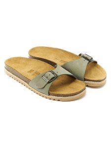 Mandel Skórzane klapki "Agata" w kolorze khaki rozmiar: 39. Brązowe klapki Mandel, bez wzorów, z nubiku, z otwartym noskiem, bez obcasa. Za 130,99 zł.