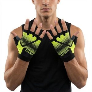 Rękawice fitness FIT bez palców. Czarne rękawiczki LEGEA, bez wzorów. W wyprzedaży za 56,00 zł.