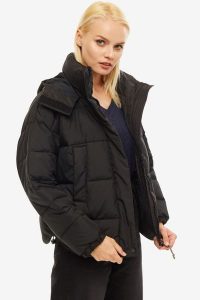 LEE PUFFER JACKET DAMSKA KURTKA ZIMOWA CIEPŁA BLACK L56VUM01 112113123. Czarne kurtki Lee, na zimę, l, bez wzorów, bez kaptura. Za 359,99 zł.