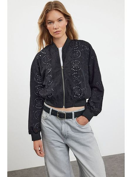 Trendyol Kurtka w kolorze czarnym rozmiar: M. Czarne kurtki Trendyol, m, bez wzorów, bez kaptura. Za 134,85 zł.