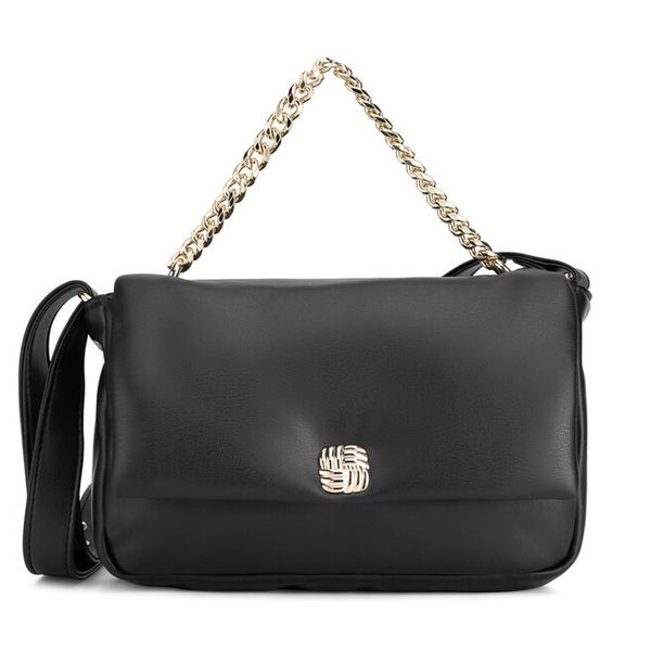 Torebka DeeZee. Czarne torebki klasyczne DeeZee, bez wzorów, bez dodatków. Za 82,99 zł.