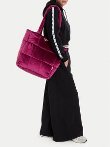 Reebok Torebka CWBEO-RBK-B-008-10 Fioletowy. Fioletowe shopper bag Reebok, bez wzorów, z materiału, bez dodatków. Za 149,99 zł.