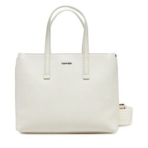 Torebka Calvin Klein. Torebki klasyczne Calvin Klein, bez wzorów, bez dodatków. Za 329,99 zł.