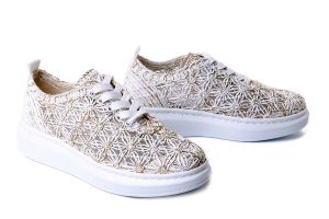 Artiker Relaks 58C0528 WHITE-GOLD, półbuty damskie. Białe półbuty Artiker Relaks, na lato, bez wzorów, bez obcasa, bez zapięcia. Za 239,90 zł.