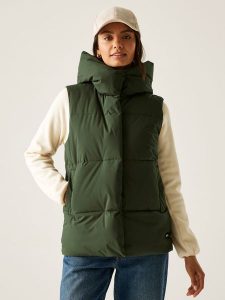 Regatta Kamizelka pikowana "Kelse" w kolorze khaki rozmiar: 38. Brązowe kamizelki Regatta, bez wzorów, bez kołnierzyka, bez ramiączek, bez kaptura. Za 165,99 zł.