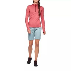 Krótkie spodenki turystyczne damskie Black Diamond Radha Shorts. Niebieskie szorty Black Diamond, bez wzorów, sportowe. Za 119,99 zł.