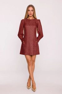 Elegancka sukienka tweedowa trapezowa mini bordowa. Czerwone sukienki MOE, do pracy, s, bez wzorów, z dzianiny, biznesowe, bez kołnierzyka, bez ramiączek, mini, dopasowane. Za 319,00 zł.