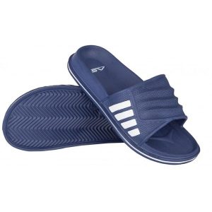 Klapki basenowe damskie Aqua-sport adisport. Białe klapki AQUA-SPORT, bez wzorów, bez obcasa. Za 84,87 zł.
