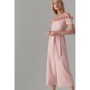 Kombinezon open shoulder - Różowy. Kombinezony marki Mohito. Za 149,99 zł.