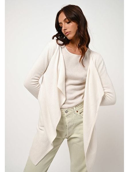 AUTHENTIC CASHMERE Kaszmirowy kardigan "Chesery" w kolorze kremowym rozmiar: L. Brązowe kardigany AUTHENTIC CASHMERE, l, bez wzorów, z kaszmiru, bez ramiączek. Za 375,08 zł.