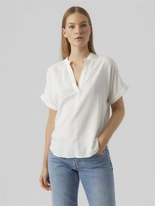 Vero Moda Bluzka w kolorze białym rozmiar: M. Białe bluzki Vero Moda, m, bez wzorów, z wiskozy, klasyczne, bez kołnierzyka, bez ramiączek. Za 79,45 zł.