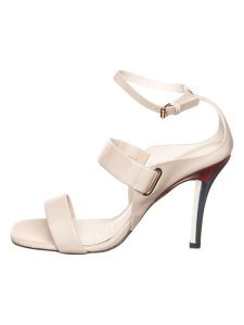 Tommy Hilfiger Shoes Skórzane sandały w kolorze białym na obcasie rozmiar: 42. Białe sandały Tommy Hilfiger Shoes, bez wzorów, z otwartym noskiem, bez obcasa, na koturnie, bez zapięcia. Za 456,99 zł.