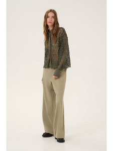 My Essential Wardrobe Bluzka w kolorze khaki rozmiar: 42. Brązowe bluzki My Essential Wardrobe, bez wzorów, bez kołnierzyka, bez ramiączek. Za 122,96 zł.