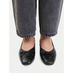 Baleriny Lasocki. Czarne balerinki Lasocki, bez wzorów, bez obcasa, bez zapięcia. Za 179,99 zł.