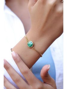 L'Atelier de Gaia Pozłacana bransoletka z malachitem rozmiar: onesize. Zielone bransoletki L'Atelier de Gaia, z malachitem, pozłacane. Za 83,62 zł.