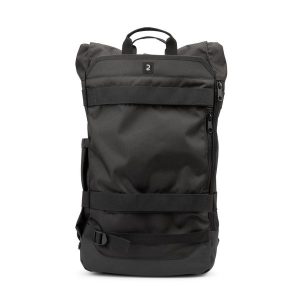 Plecak na deskorolkę Rolltop BP500 ze zintegrowanym narzędziem. Czarne plecaki DECATHLON. Za 179,99 zł.
