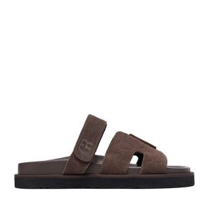 Klapki GINO ROSSI. Brązowe klapki Gino Rossi, bez wzorów, bez obcasa. Za 179,99 zł.