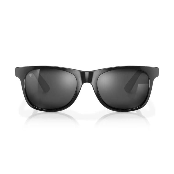 Okulary z recyklingowanego octanu Lifestyle Siroko Iconic Total Black. Czarne okulary przeciwsłoneczne SIROKO. Za 218,00 zł.