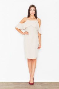 Elegancka Beżowa Sukienka Mini z Falbanką przy Dekolcie. Brązowe sukienki Figl, na imprezę, xl, bez wzorów, z materiału, eleganckie, bez kołnierzyka, bez ramiączek, mini. Za 269,00 zł.