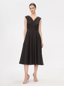 Rinascimento Sukienka koktajlowa CFC0116143003 Czarny Regular Fit. Czarne sukienki Rinascimento, s, bez wzorów, z syntetyku, wizytowe, bez kołnierzyka, bez ramiączek. Za 619,99 zł.