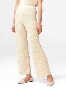 Orsay Spodnie w kolorze beżowym rozmiar: S. Brązowe spodnie z wysokim stanem Orsay, bez wzorów, z materiału, z podwyższonym stanem. Za 69,91 zł.