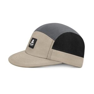 Czapka z daszkiem trekkingowa unisex Scene. Brązowe czapki SIROKO, bez wzorów, z materiału. Za 84,00 zł.