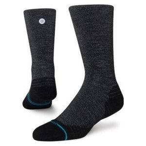 Skarpety biegowe Stance Light Wool Crew. Czarne skarpetki Stance, bez wzorów. Za 84,99 zł.