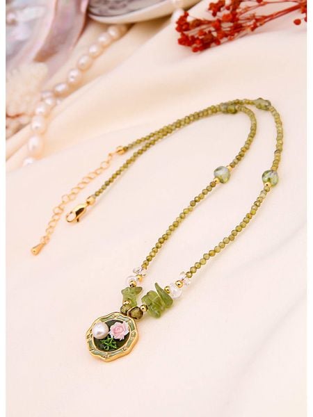 L'Atelier de Gaia Pozłacany naszyjnik perłami i cyrkoniami - dł. 50 cm rozmiar: onesize. Białe naszyjniki L'Atelier de Gaia, z cyrkonią, pozłacane. Za 139,54 zł.