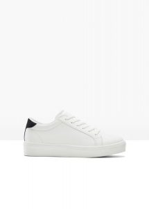 Sneakersy na podeszwie platformie. Brązowe buty sportowe bonprix, bez wzorów, bez zapięcia. Za 114,99 zł.