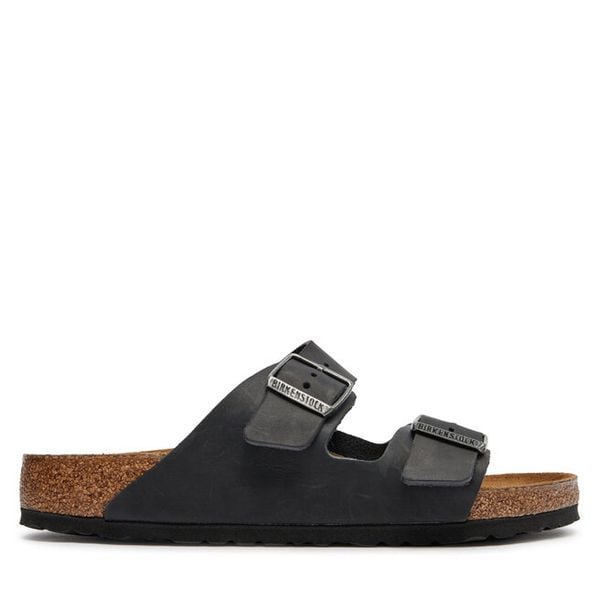 Klapki Birkenstock. Czarne klapki Birkenstock, bez wzorów, bez obcasa. Za 449,99 zł.