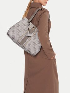 Guess Torebka Erenia HWSO78 38230 Beżowy. Brązowe torebki klasyczne Guess, z aplikacjami, ze skóry, bez dodatków. Za 439,99 zł.