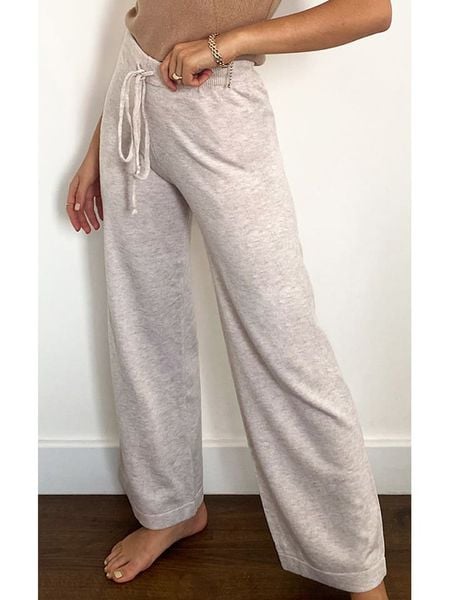 Zibi London Spodnie w kolorze beżowym rozmiar: M/L. Brązowe spodnie dresowe Zibi London, l, bez wzorów, z dresówki. Za 61,60 zł.