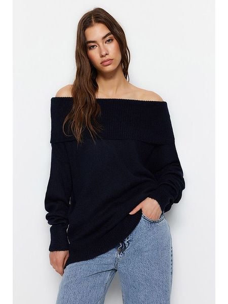 Trendyol Sweter w kolorze granatowym rozmiar: M. Niebieskie swetry oversize Trendyol, m, bez wzorów, ze splotem, bez ramiączek. Za 91,95 zł.