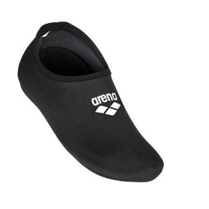 Skarpety Buty Do Wody Arena Pool Grip Socks. Czarne skarpetki Arena, bez wzorów, z neoprenu. Za 57,11 zł.