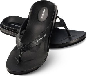 Klapki basenowe damskie Aqua Speed Solea. Czerwone klapki Aqua-Speed, bez wzorów, z materiału, bez obcasa. Za 61,90 zł.
