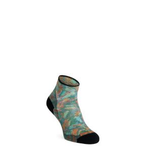 Skarpety rowerowe damskie Smartwool Bike Zero Cushion Jungle Music Print Ankle. Zielone skarpetki Smartwool, bez wzorów. Za 83,99 zł.