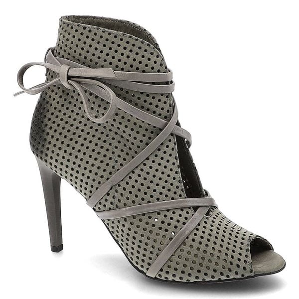 Botki damskie Carinii, ażurowe i na szpilce, szare, B3564M_-399-E84-000-B16. Szare botki Carinii, w ażurowe wzory, ze skóry, z otwartym noskiem, bez obcasa, na obcasie, bez zapięcia. Za 252,00 zł.