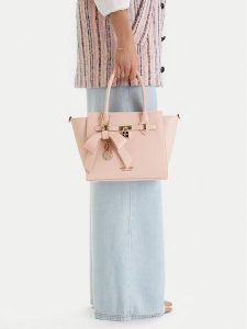 Nine West Torebka CEO-Serene-LX10185 Różowy. Czerwone torebki klasyczne Nine West, bez wzorów, z materiału, bez dodatków. Za 349,99 zł.