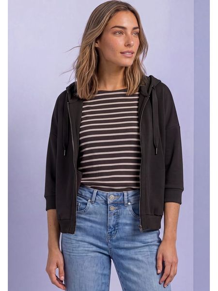 Street One Bluza w kolorze czarnym rozmiar: 40. Czarne bluzy Street One, bez wzorów, bez kaptura. Za 219,95 zł.