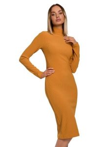 Made of emotion Sukienka w kolorze musztardowym rozmiar: M. Brązowe sukienki Made Of Emotion, m, bez wzorów, prążkowane, bez kołnierzyka, bez ramiączek, maxi. Za 117,73 zł.