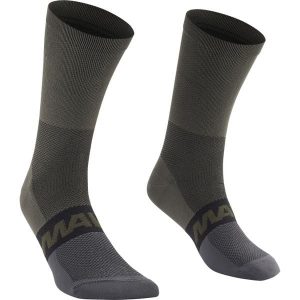 Wysokie skarpety Mavic Aksium. Szare skarpetki MAVIC, bez wzorów. Za 109,00 zł.