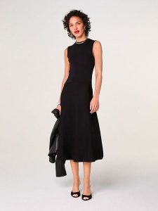 Rodier Sukienka w kolorze czarnym rozmiar: L. Czarne sukienki Rodier, l, bez wzorów, bez kołnierzyka, bez ramiączek, midi. Za 404,99 zł.