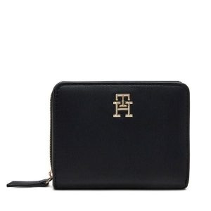 Portfel Tommy Hilfiger. Czarne portfele TOMMY HILFIGER, bez wzorów. Za 129,99 zł.
