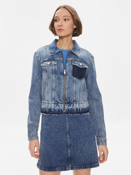 Tommy Jeans Kurtka jeansowa Izzie DW0DW16989 Niebieski Slim Fit. Niebieskie kurtki Tommy Jeans, m, bez wzorów, z bawełny, bez kaptura. Za 399,99 zł.